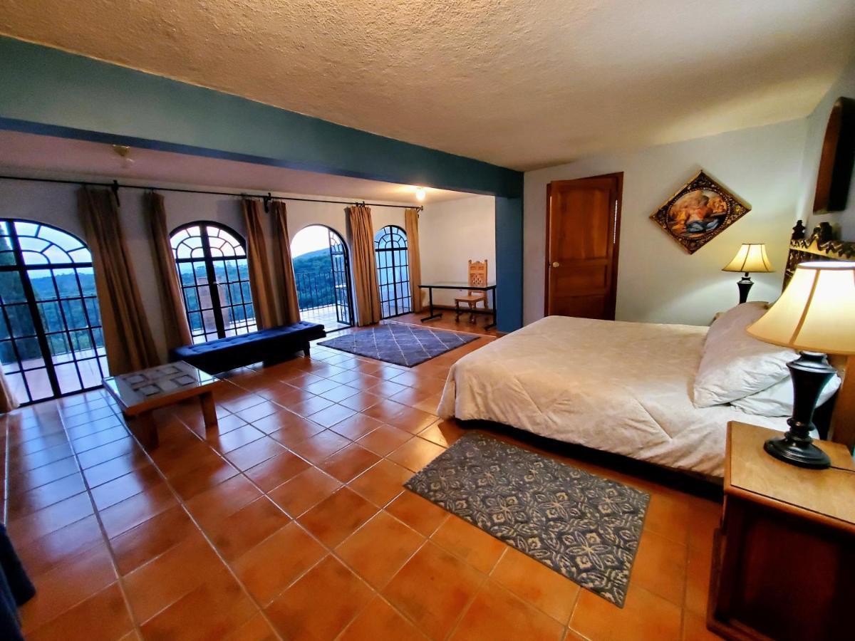 La Casa Grande Bed & Breakfast กัวนาฮัวโต ภายนอก รูปภาพ