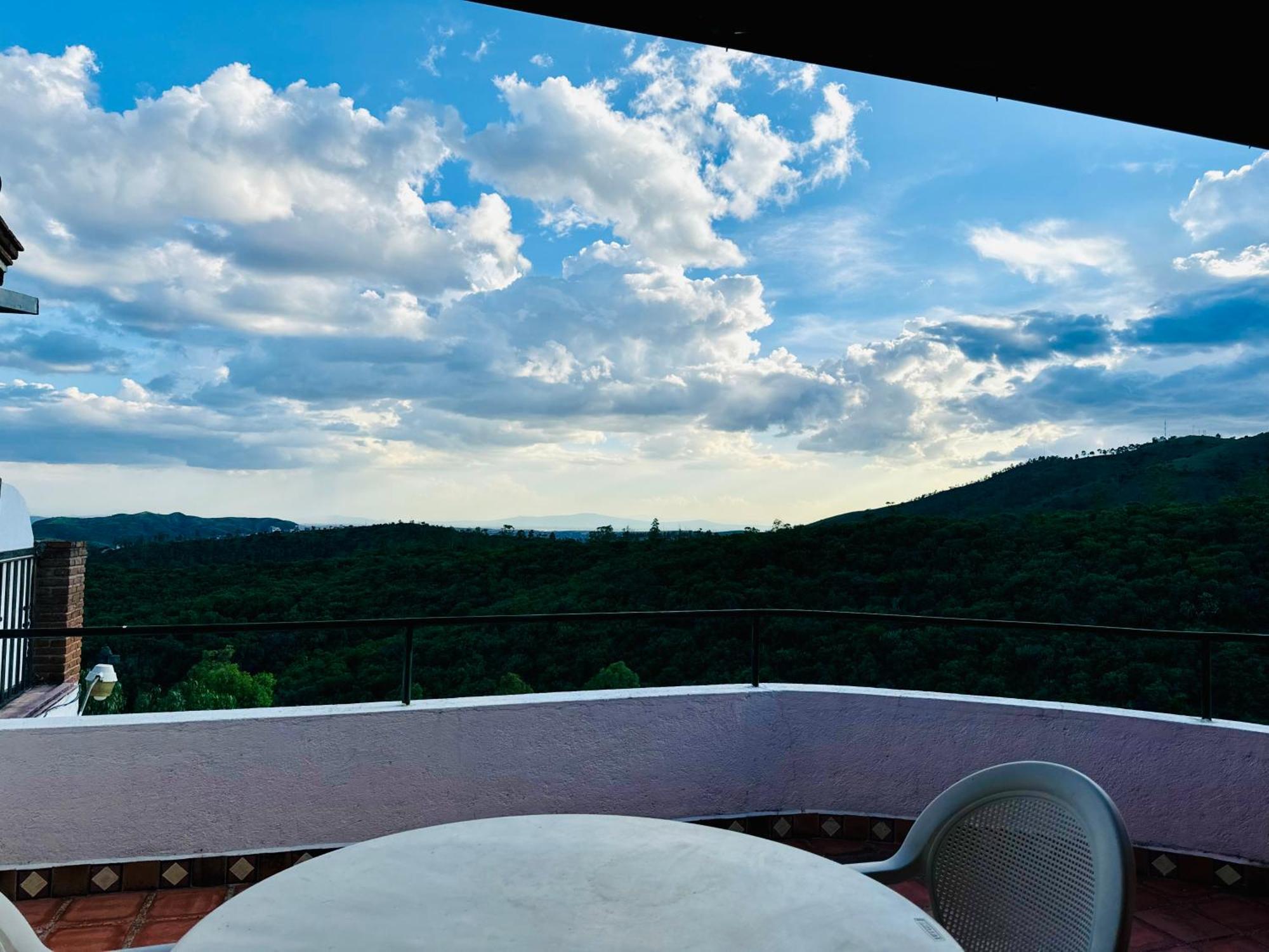 La Casa Grande Bed & Breakfast กัวนาฮัวโต ภายนอก รูปภาพ